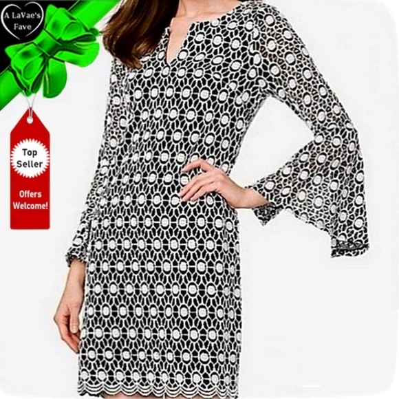 Roz & Ali Dresses & Skirts - NWT Bell Sleeve Stretch Lace Dress Sz Med (F1)